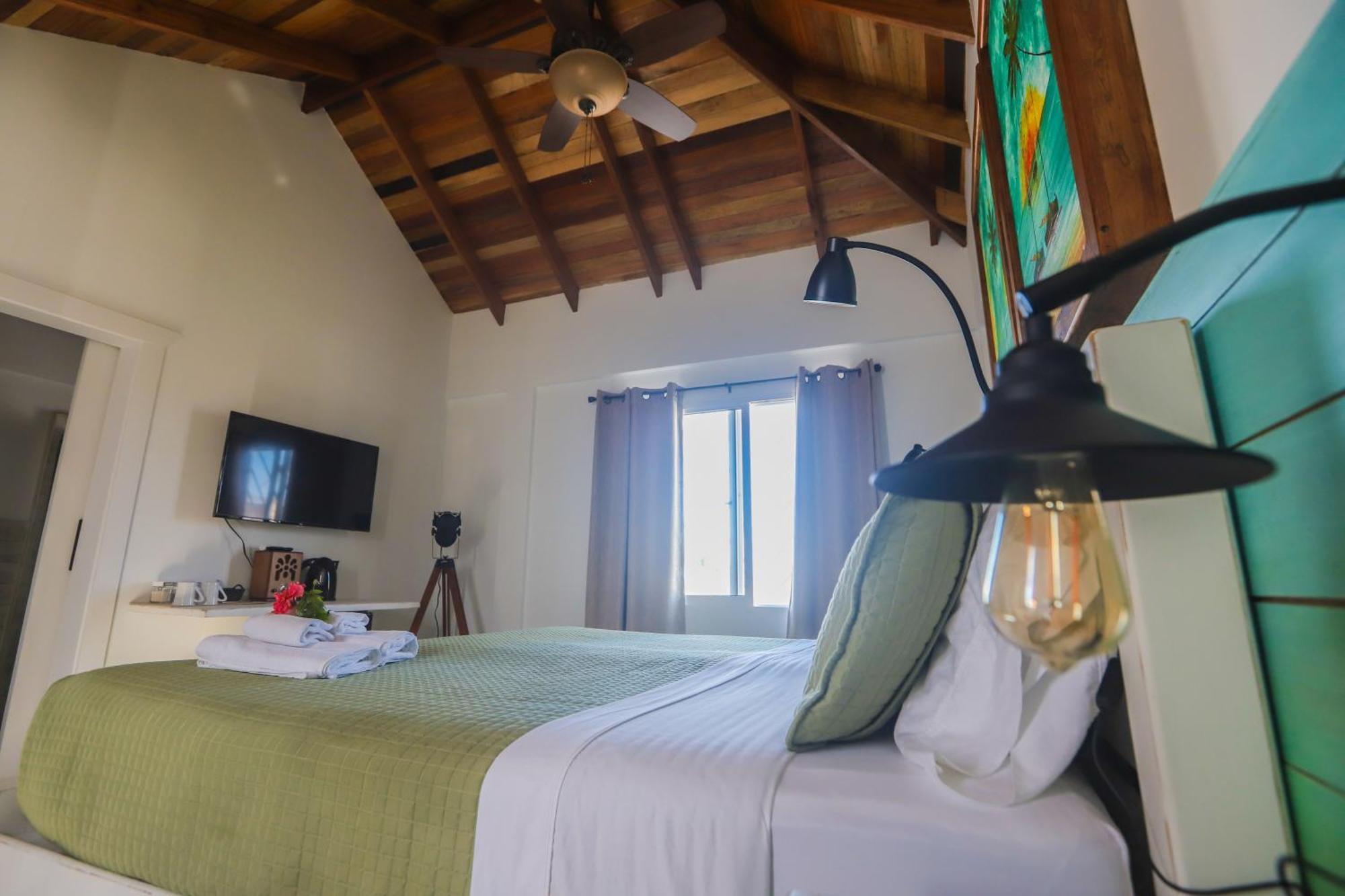 Treetops Hotel Caye Caulker Δωμάτιο φωτογραφία