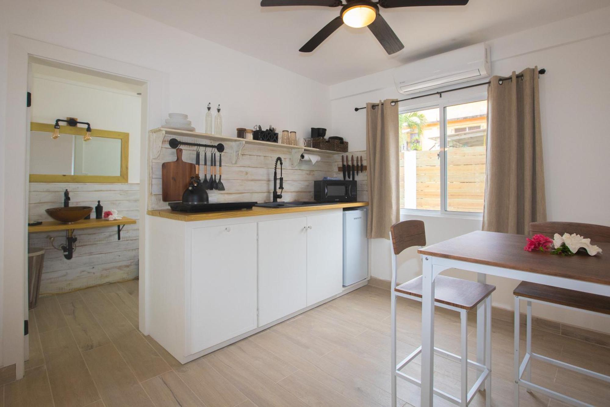 Treetops Hotel Caye Caulker Εξωτερικό φωτογραφία